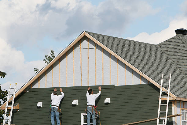 Professional Siding Contractor technician working in Little Mountain, SC